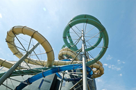 Glissière d'eau en spirale de parc à thème de fibre de verre de sécurité pour l'expérience de divertissement